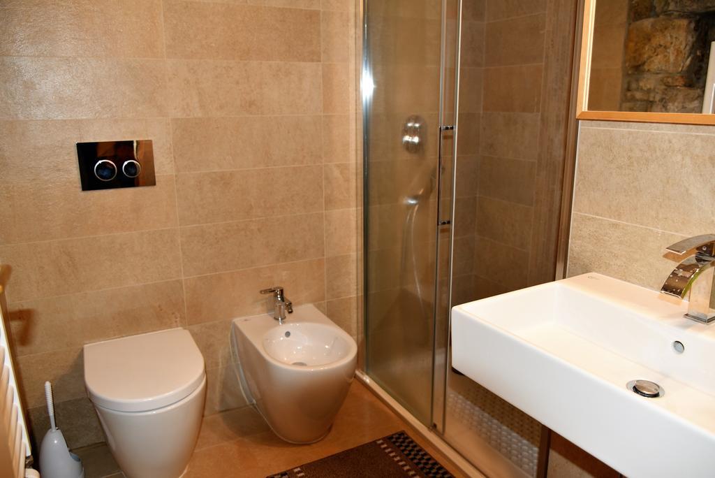 B&B Petra Trieste Bagian luar foto